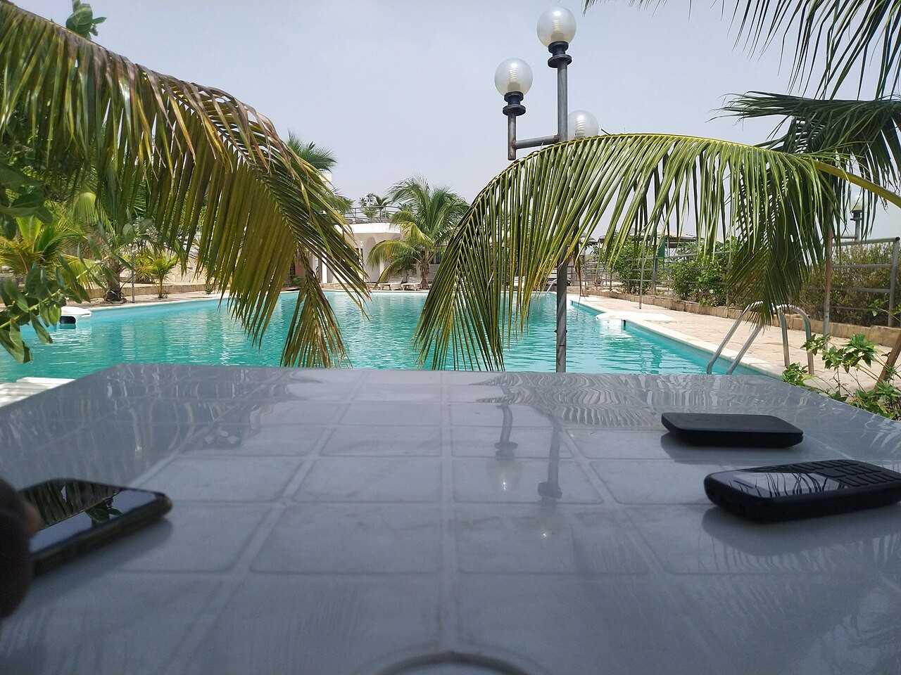 Exemple d'hôtel avec piscine extérieure confortable à Natitingou, Bénin, pour l'hébergement touristique