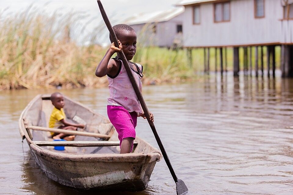 Pirogue à Ganvié cité lacustre