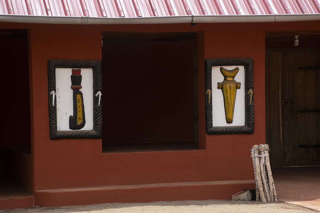 Architecture traditionnelle en terre du palais privé du Roi Béhanzin à Abomey, site classé UNESCO