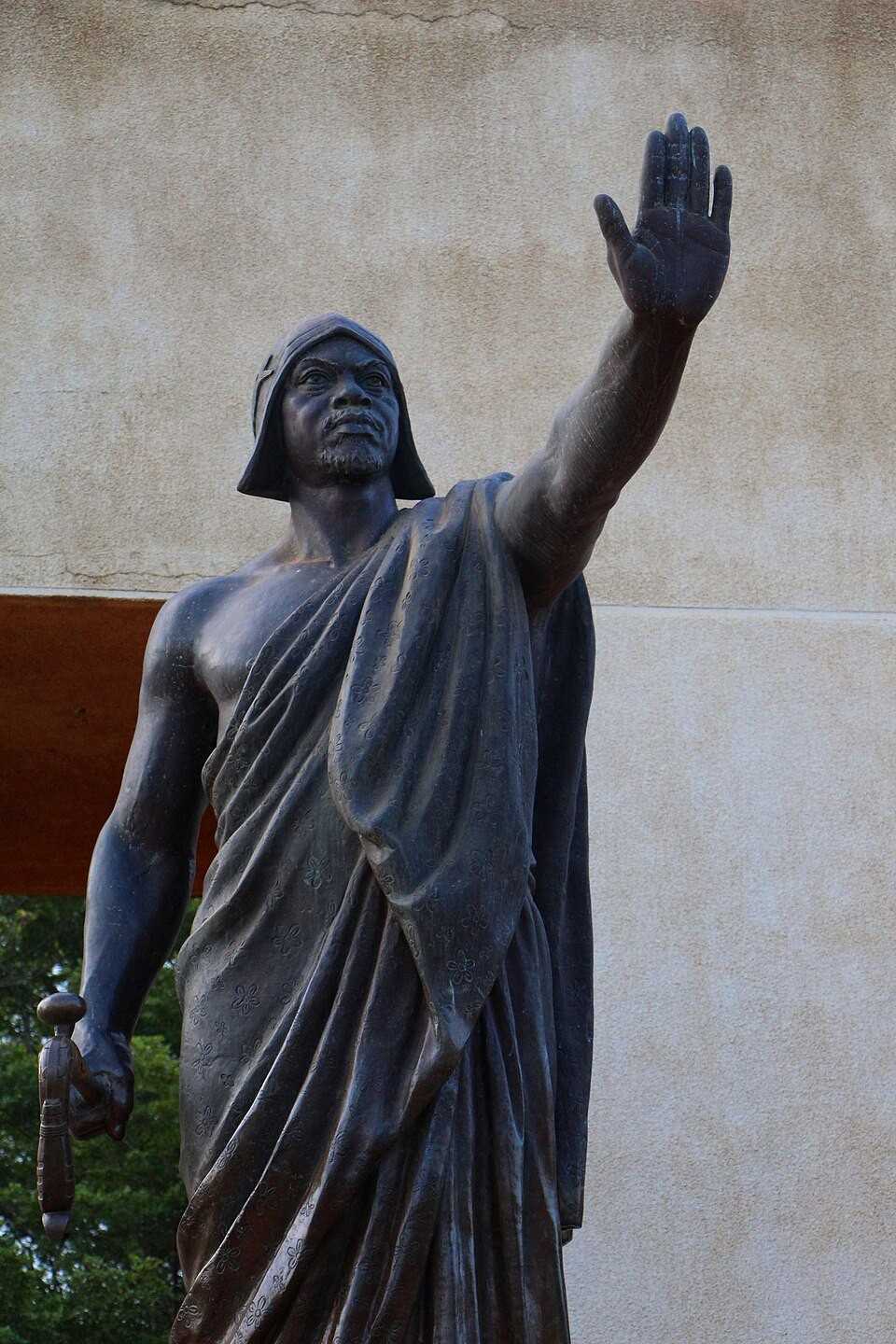 Statue monumentale du Roi Béhanzin à la Place Goho (Abomey-Bohicon), symbole de la résistance du Dahomey