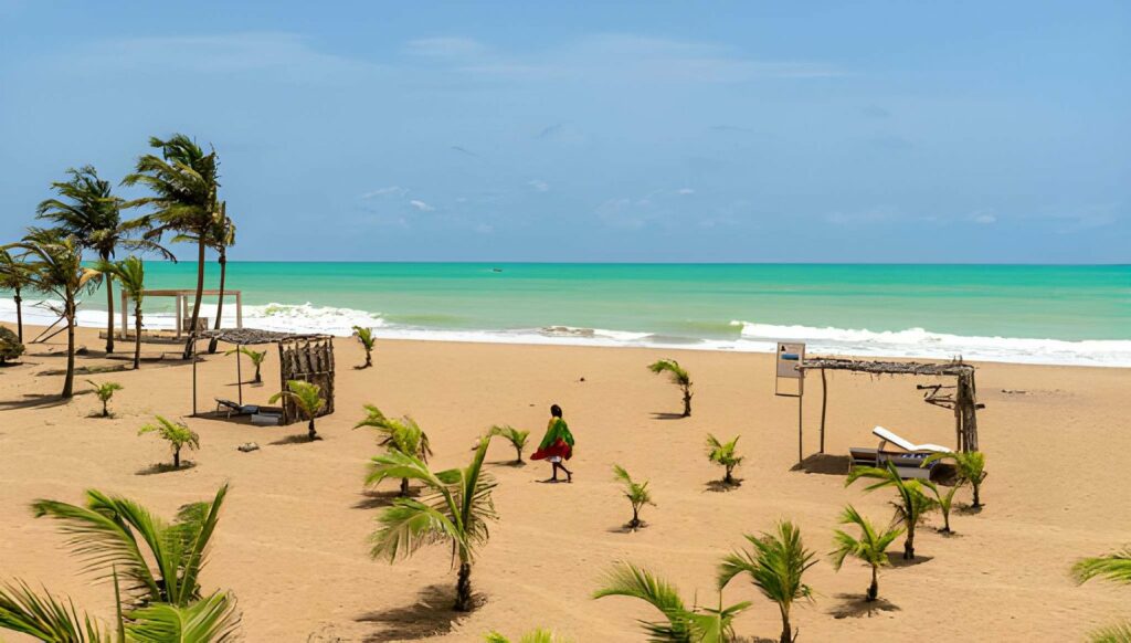 Vue d'ensemble de la plage de Grand-Popo au Bénin pour préparer sa visite