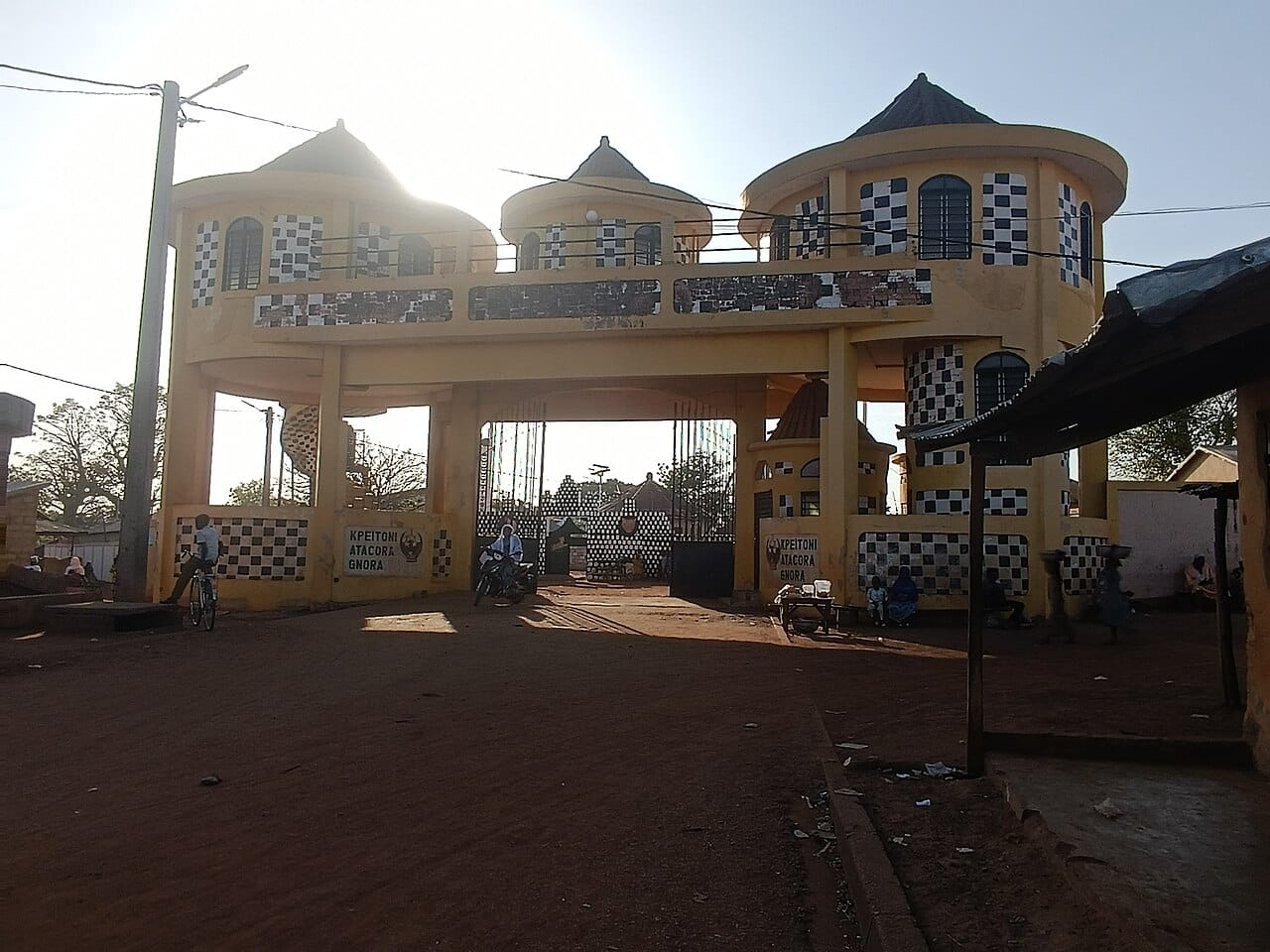 Palais royal de Djougou dans le centre-ville, siège de la dynastie Kpétoni