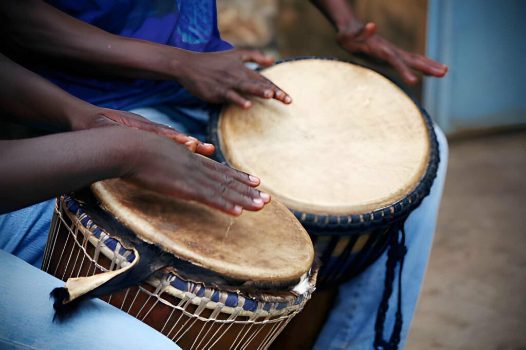 Tambours royaux sacrés utilisés lors des rituels traditionnels du Borgou au Bénin
