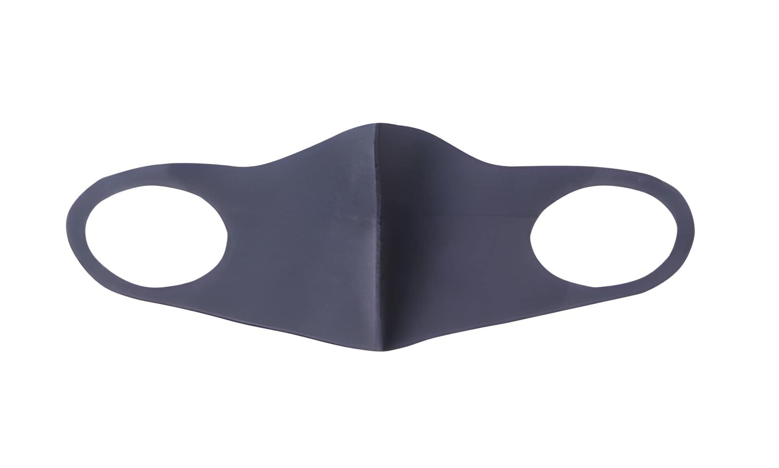 Masque anti-poussière en tissu sur une piste en latérite au Bénin