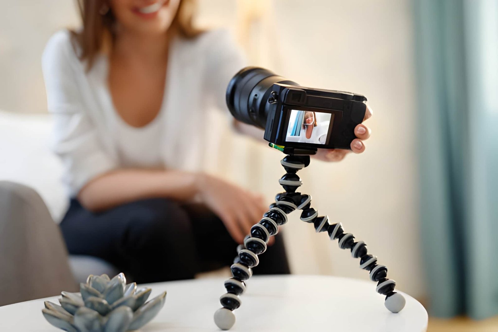 Mini-trépied flexible type gorillapod pour photographier une cérémonie vaudou en soirée ou la faune au crépuscule au Bénin